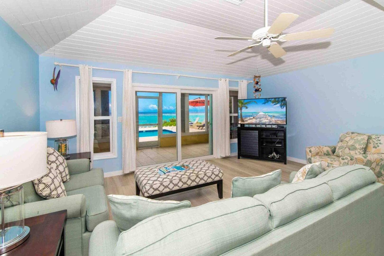 Thatch Hill - Renovated Beach House With Pool, Short Walk To The Rum Point Club Driftwood Village Dış mekan fotoğraf
